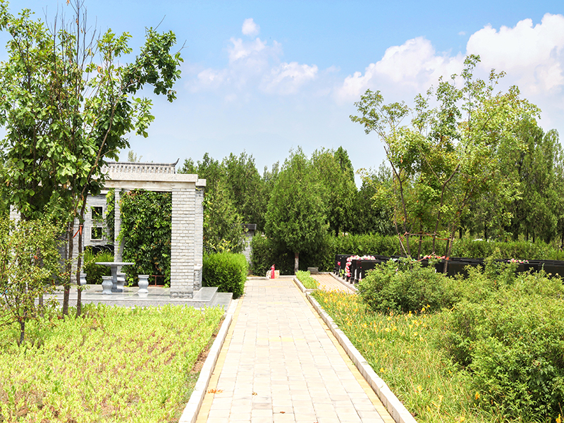 归山陵园墓地价格，归山陵园的墓穴多吗？